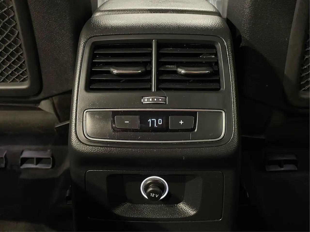 Audi A4 photo Audi A4