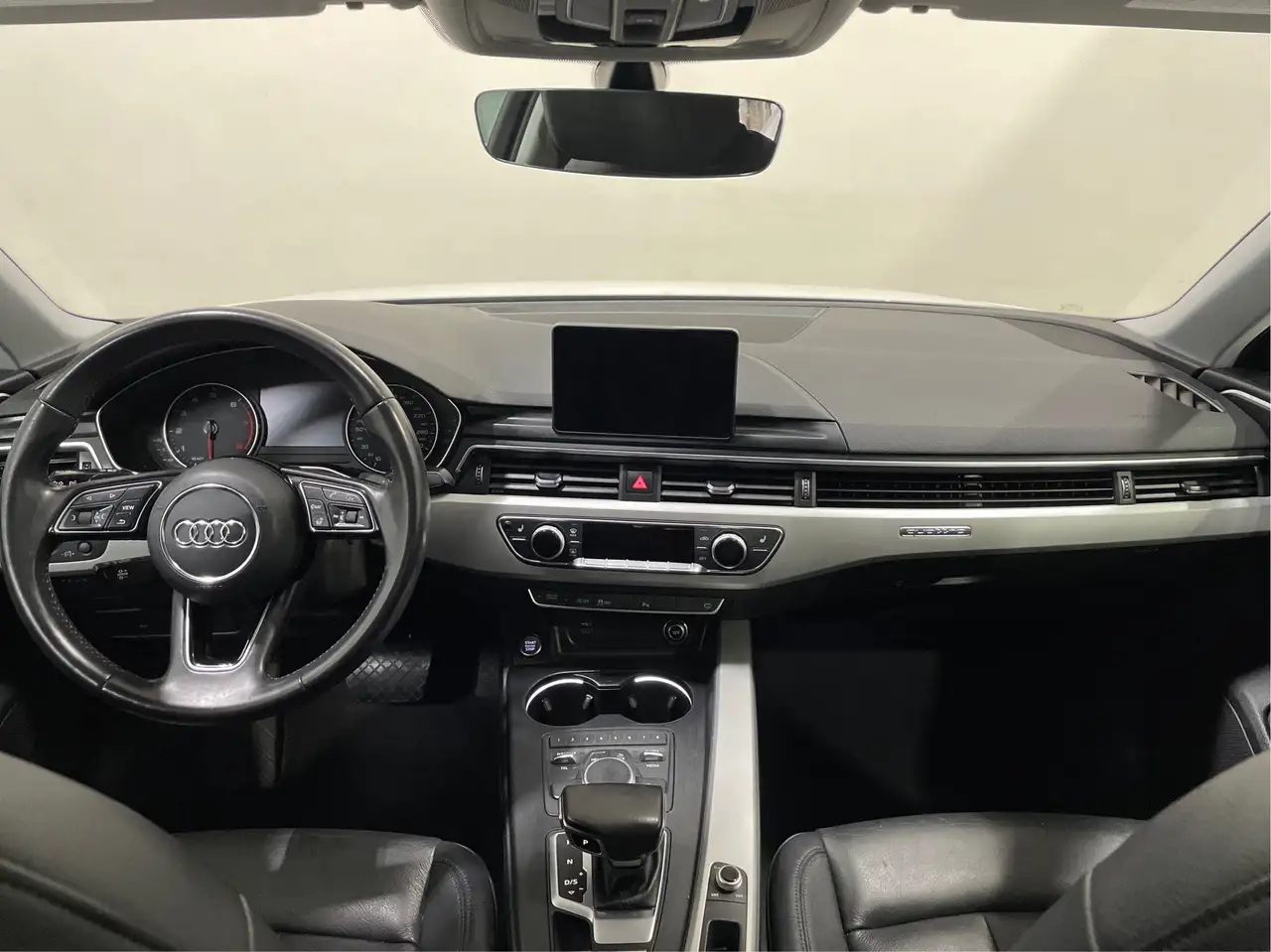 Audi A4 photo Audi A4