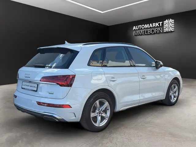 Audi Q5 view 8