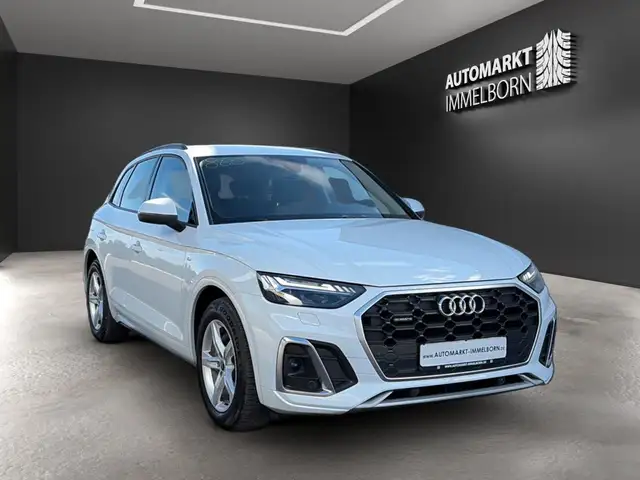 Audi Q5 view 2