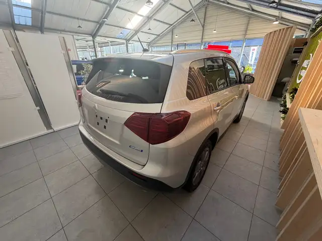 Suzuki Vitara view 4