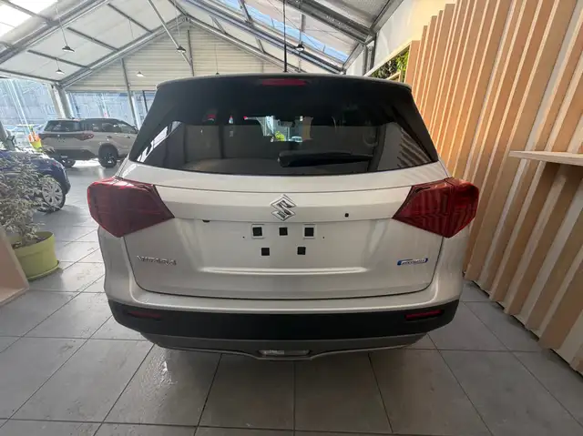 Suzuki Vitara view 5