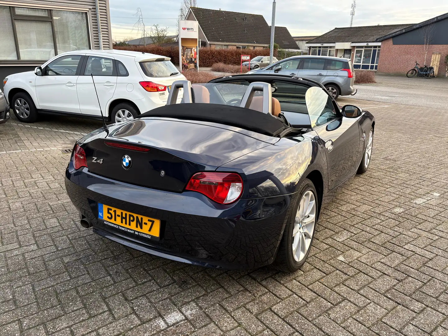 BMW Z4 Roadster 2.0i Blau - 2
