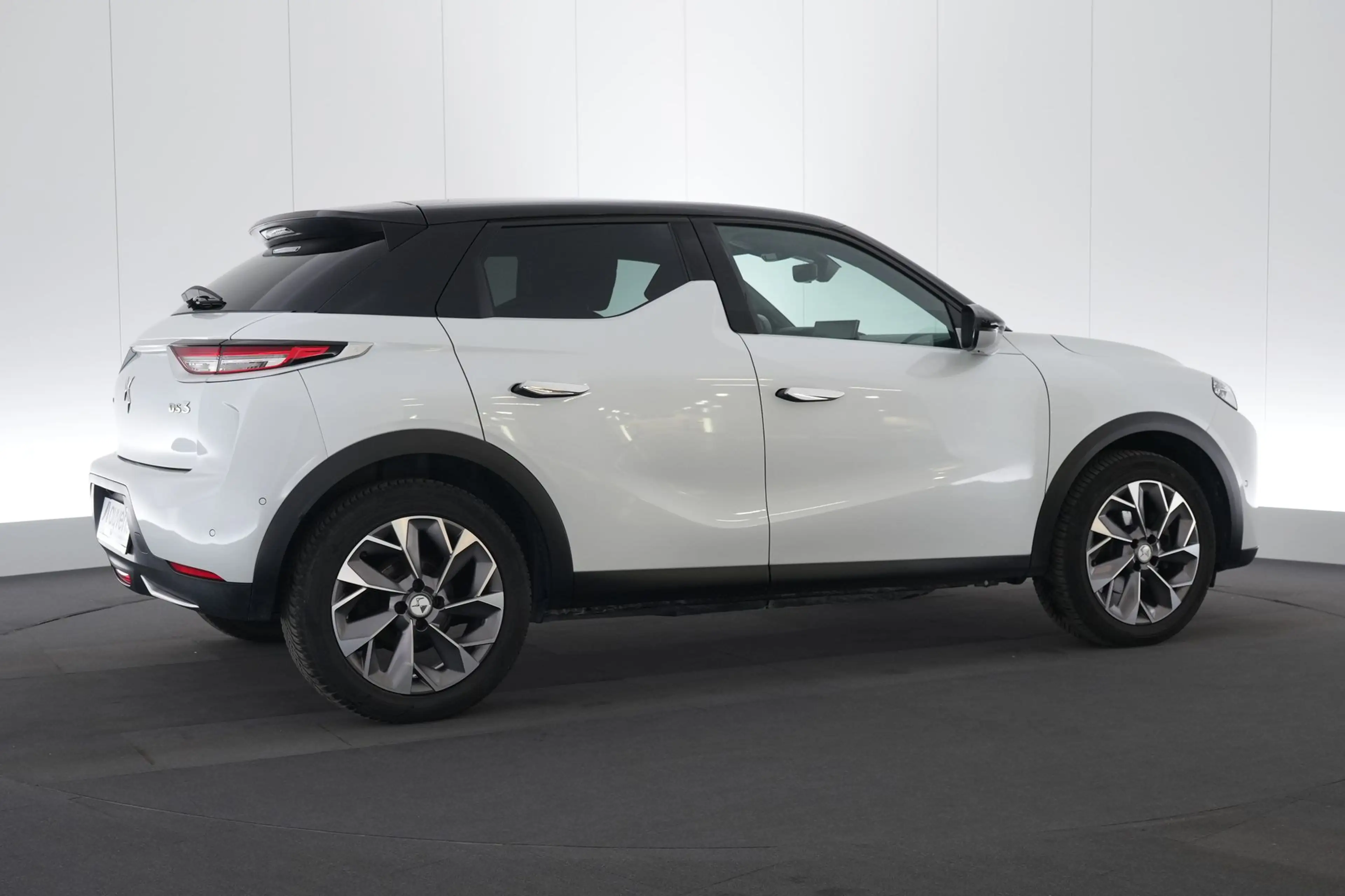DS Automobiles DS 3 50 kWh E-Tense Grand Chic LEDER/CUIR LED GPS PDC C — photo 6