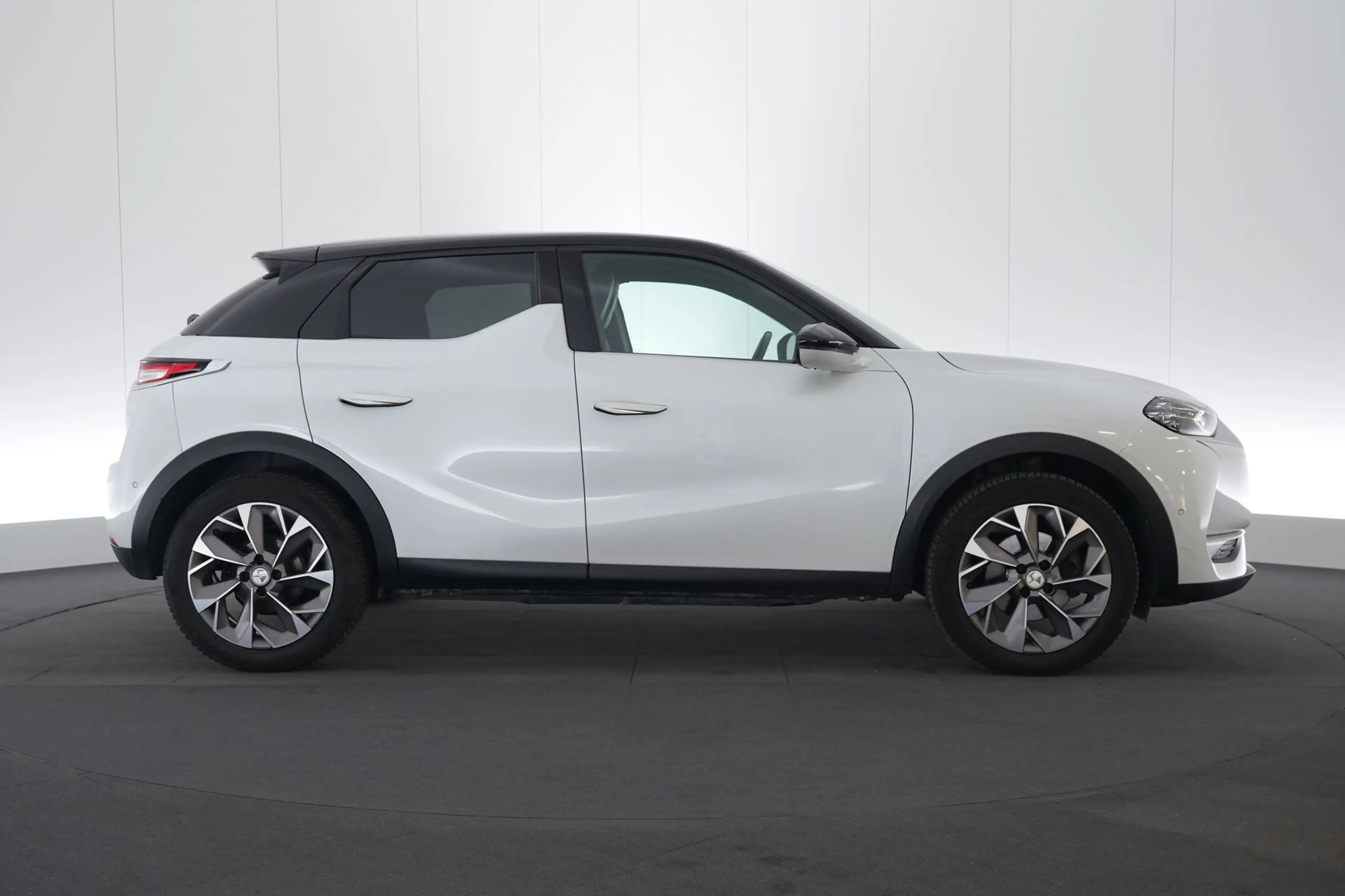 DS Automobiles DS 3 50 kWh E-Tense Grand Chic LEDER/CUIR LED GPS PDC C — photo 5