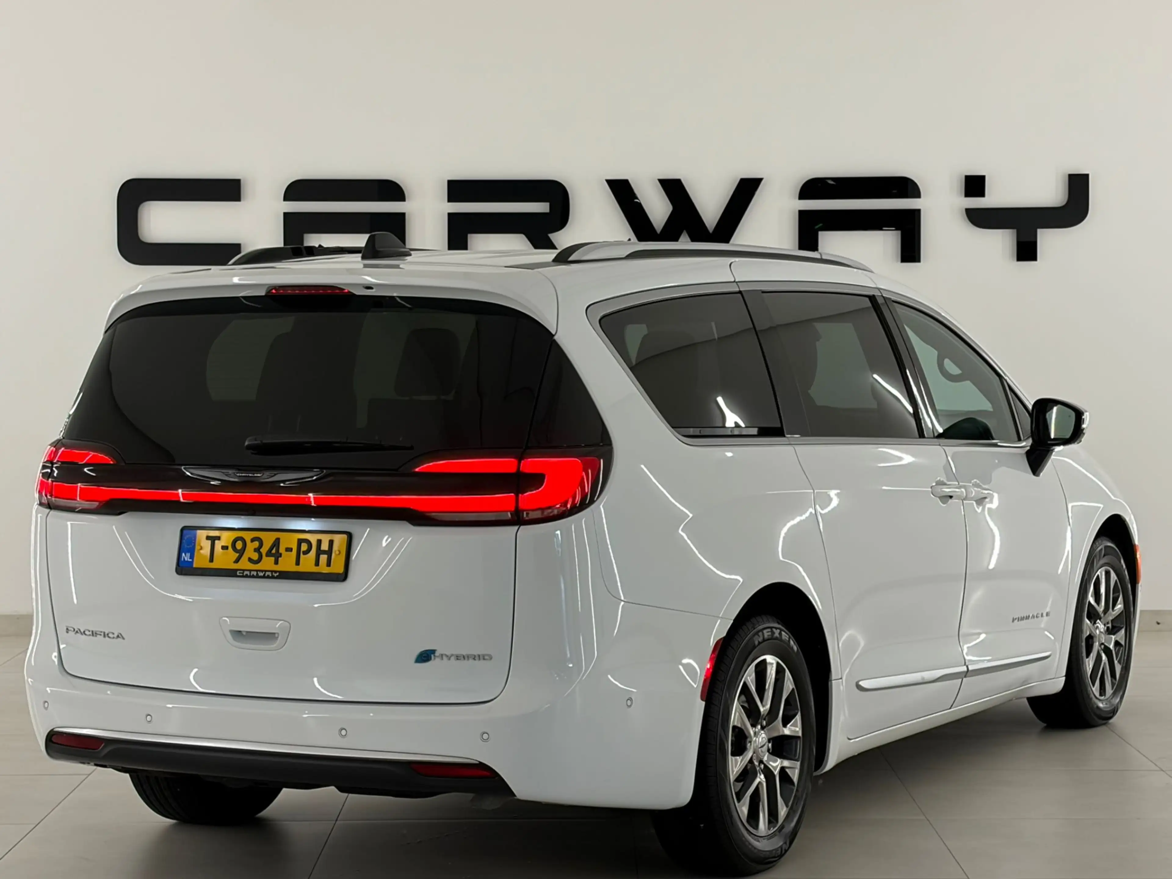 Chrysler Voyager 3.6 V6 Hybride Pinnacle — photo 2
