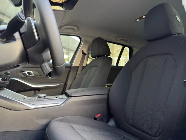 BMW 3 Series view 13