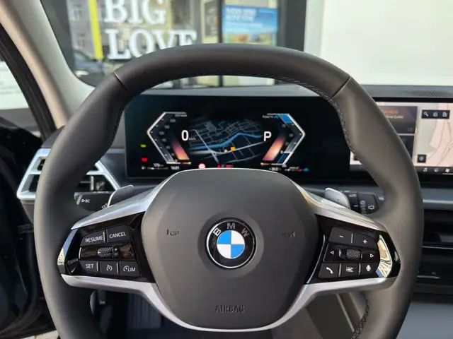 BMW 3 Series view 7