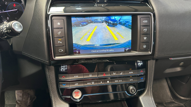 Jaguar F-Pace F-Pace 2.0 D Portfolio — photo 11