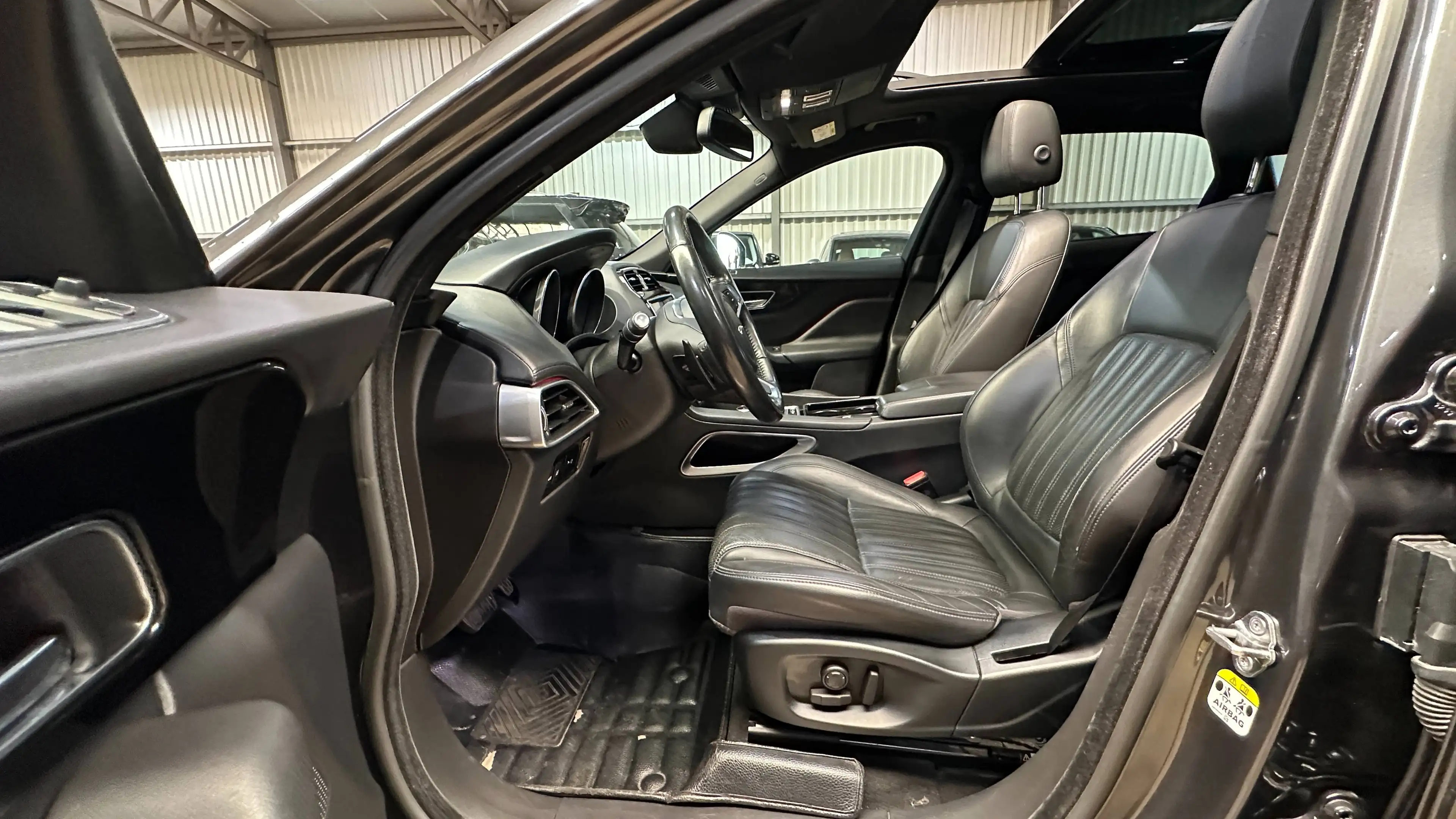 Jaguar F-Pace F-Pace 2.0 D Portfolio — photo 8