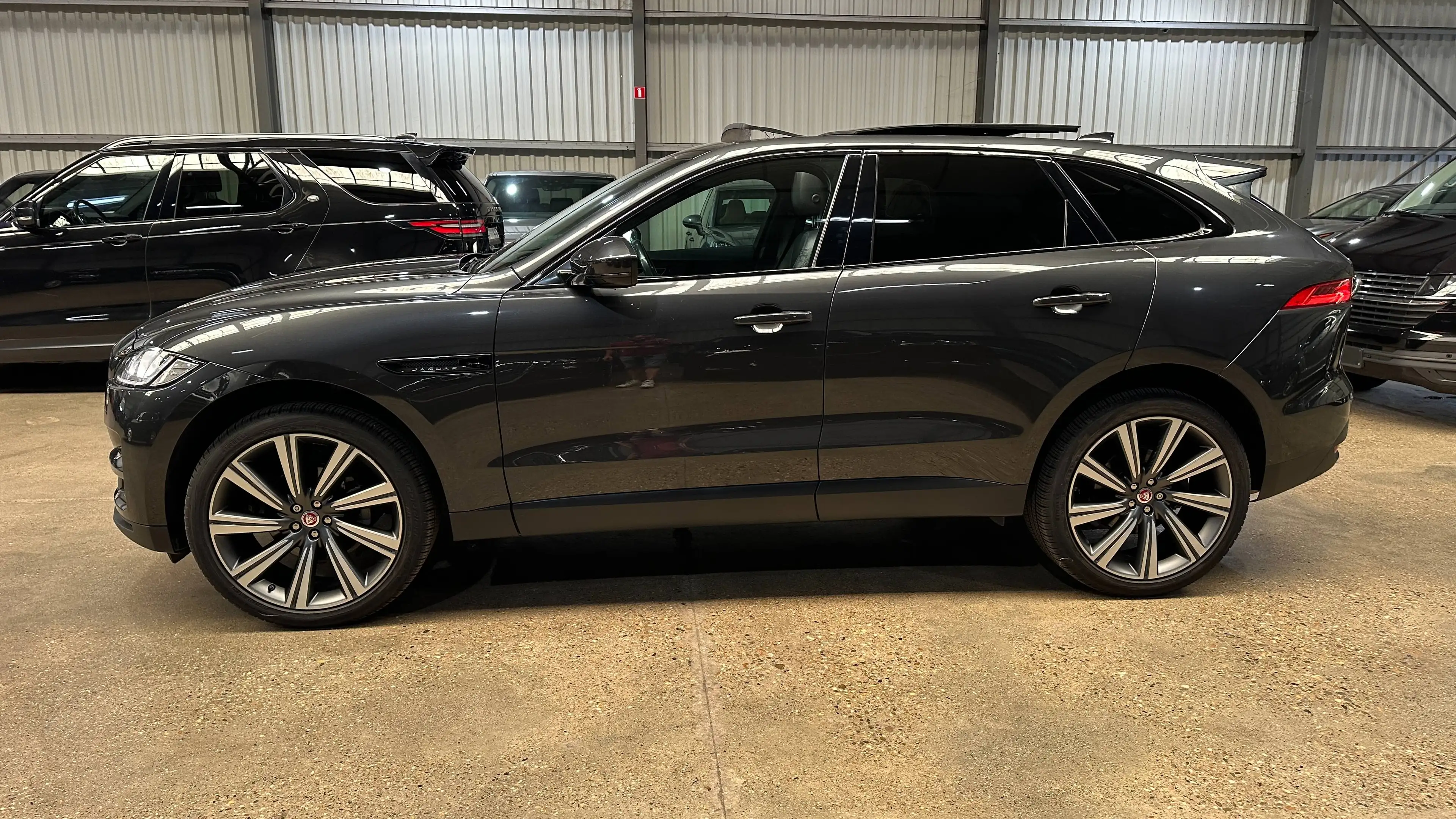 Jaguar F-Pace F-Pace 2.0 D Portfolio — photo 5