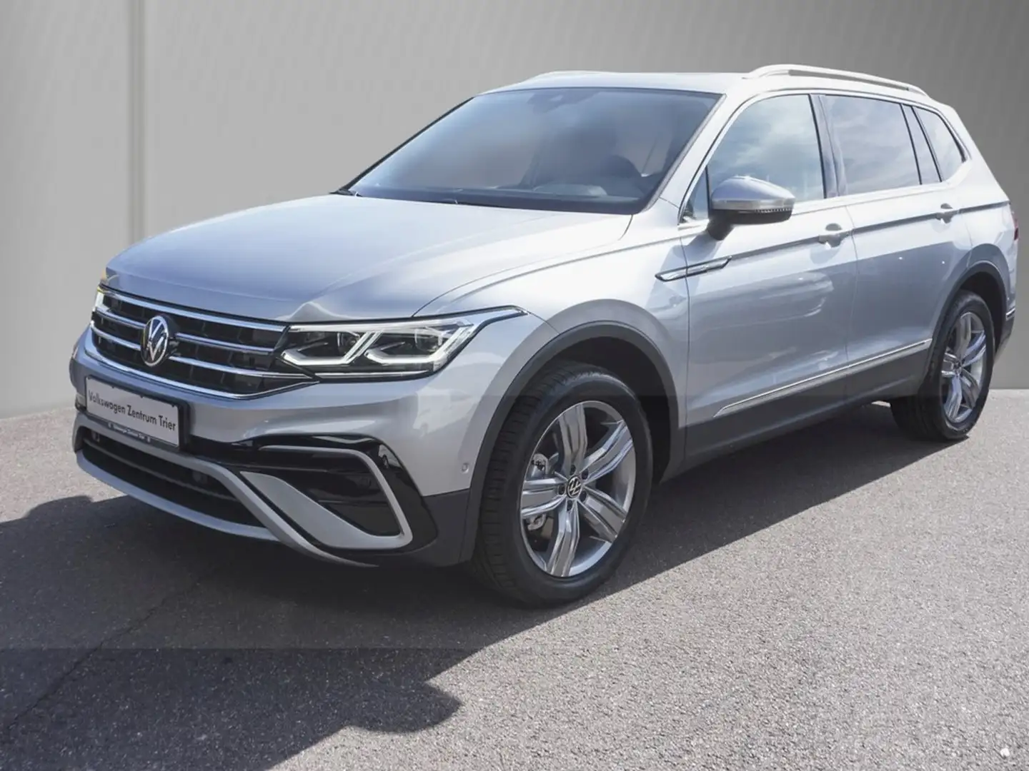 Volkswagen Tiguan Allspace 2.0TDI DSG Elegance 4Motion AHK Silber - 2