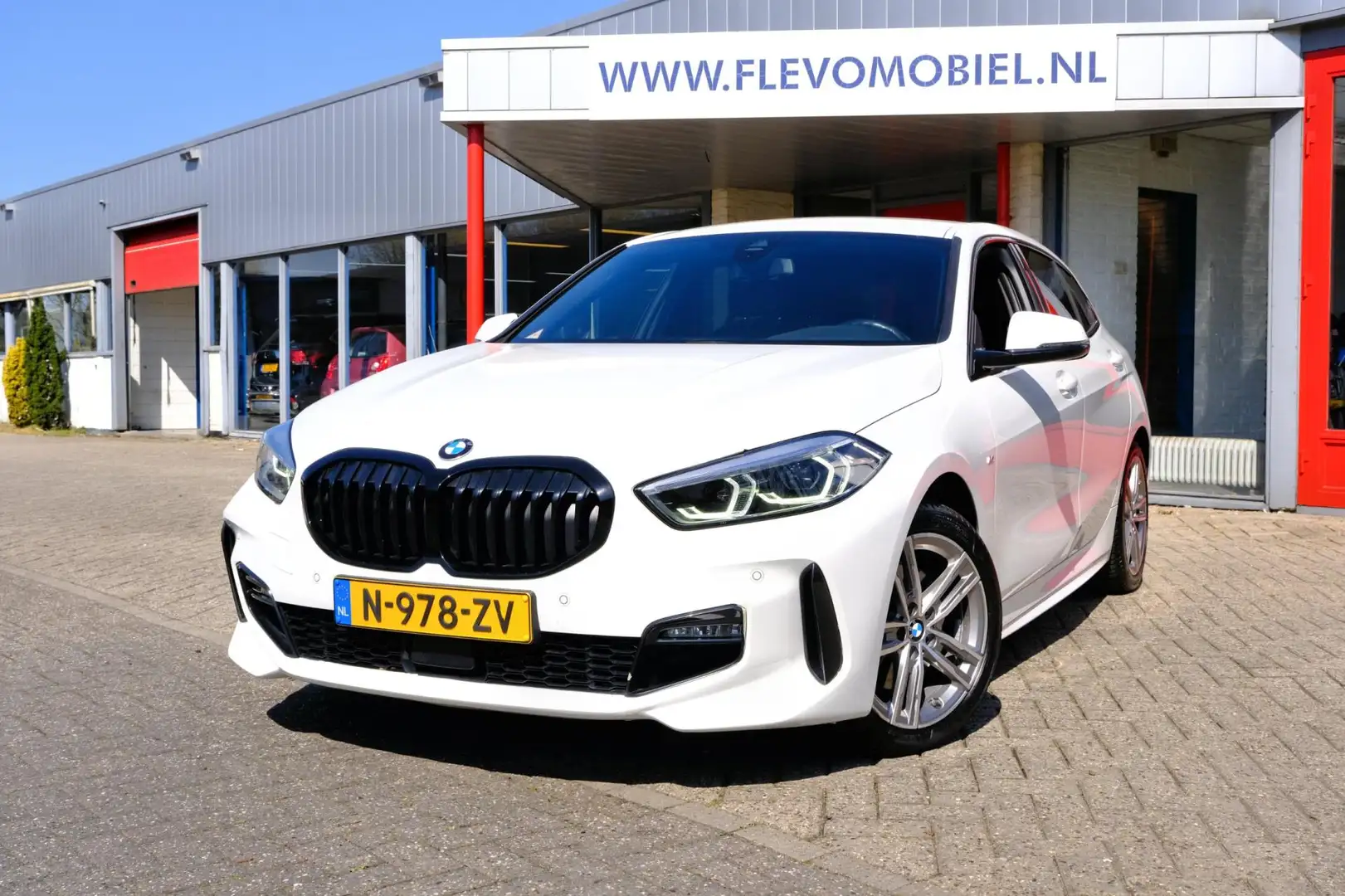 BMW 118 1-serie 118i M Sport Aut.Navi|Sportstoelen|LMV|App Wit - 1