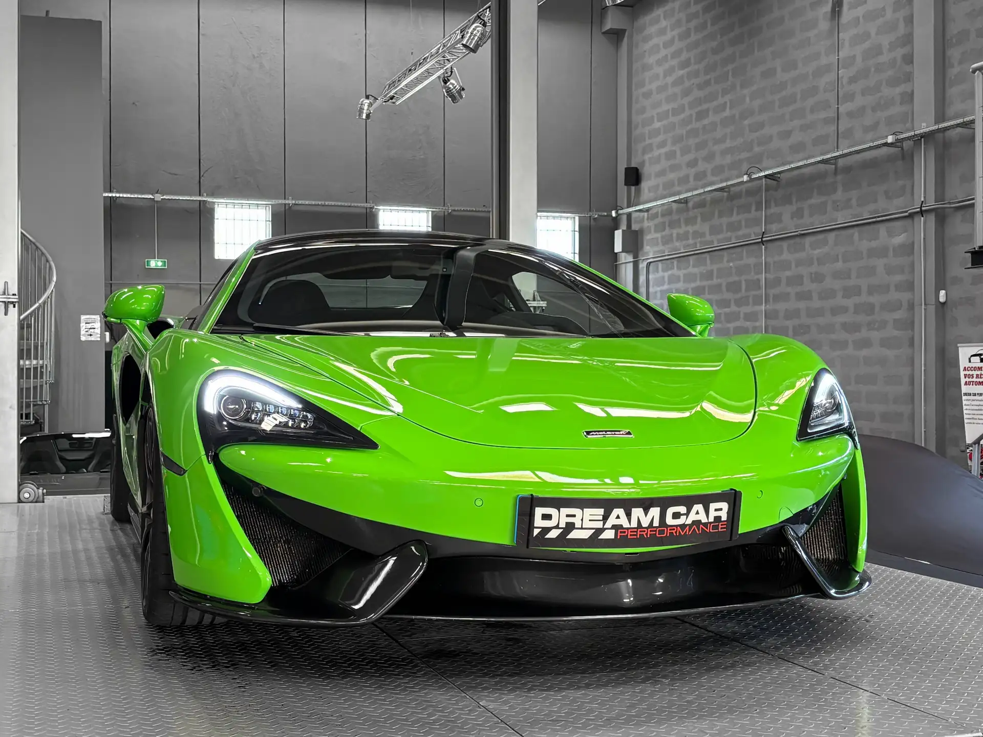 맥라렌 570S 570 Sport Coupe 2016 초록 사진 6