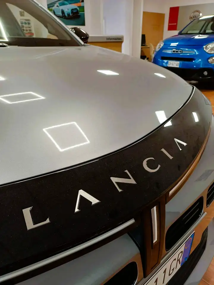 Lancia Ypsilon 2025 — фото 8