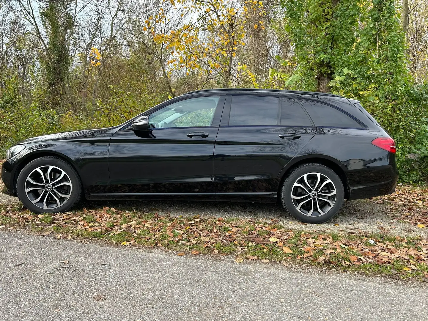 Mercedes-Benz C 200 C 200 d T Avantgarde Aut. Avantgarde Schwarz - 2