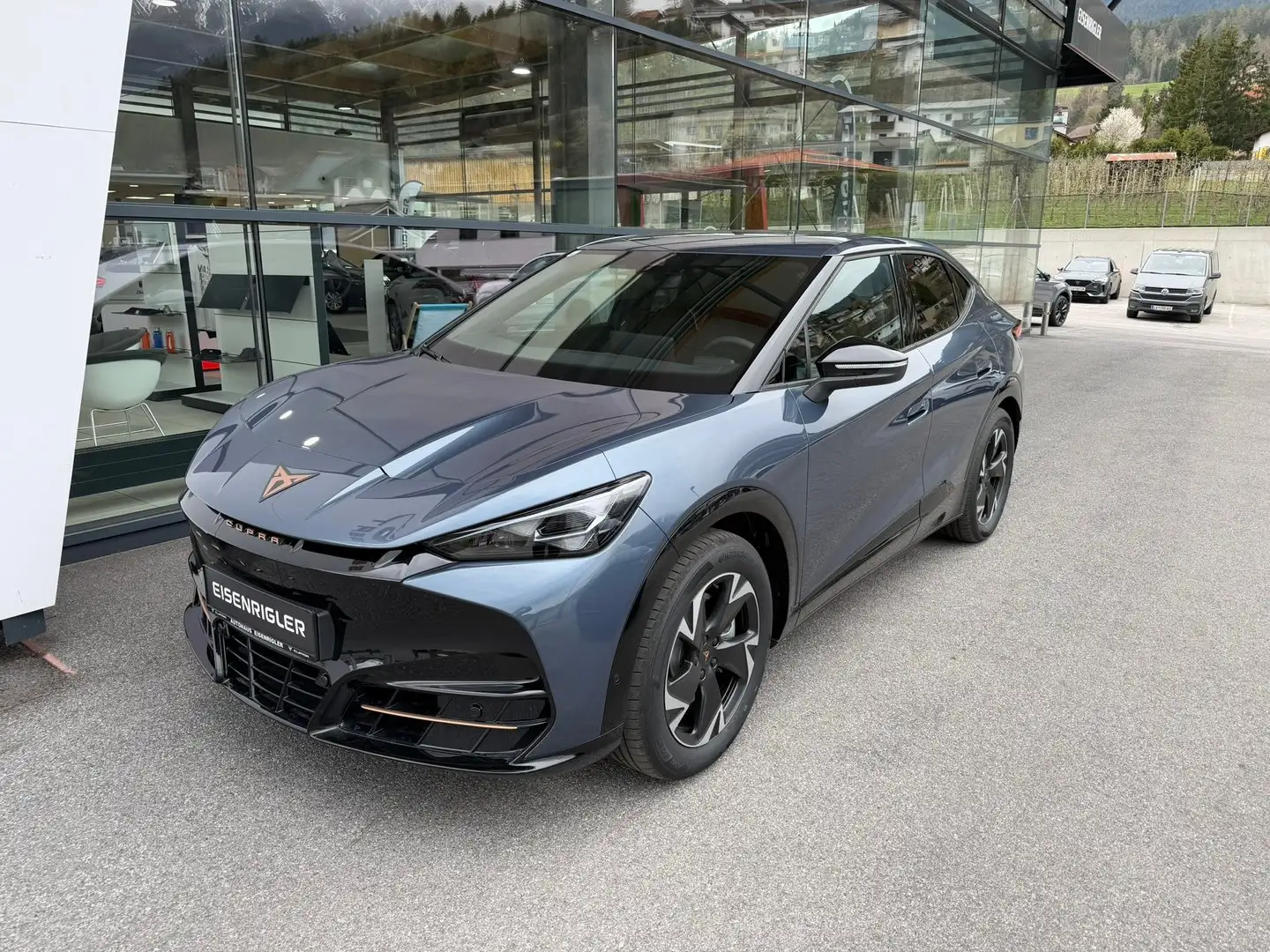 CUPRA Tavascan 210kW/286PS Blau - 1