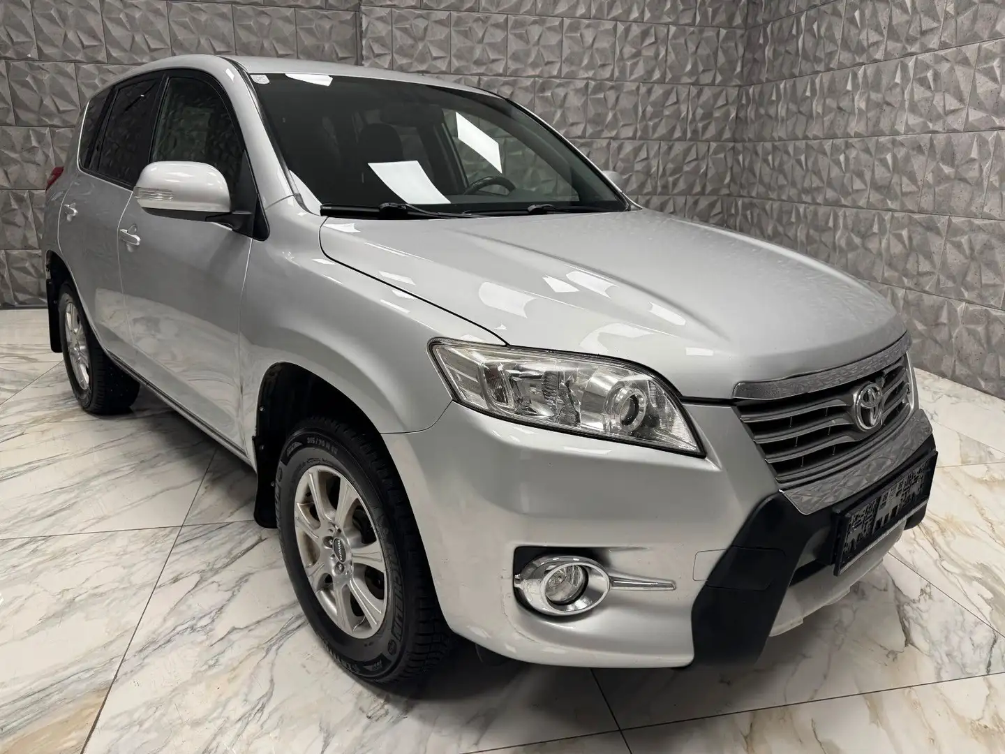 Toyota RAV 4 4 2,2 D-4D 150 4WD Elegance *Voll Fahrbereit* Silber - 1