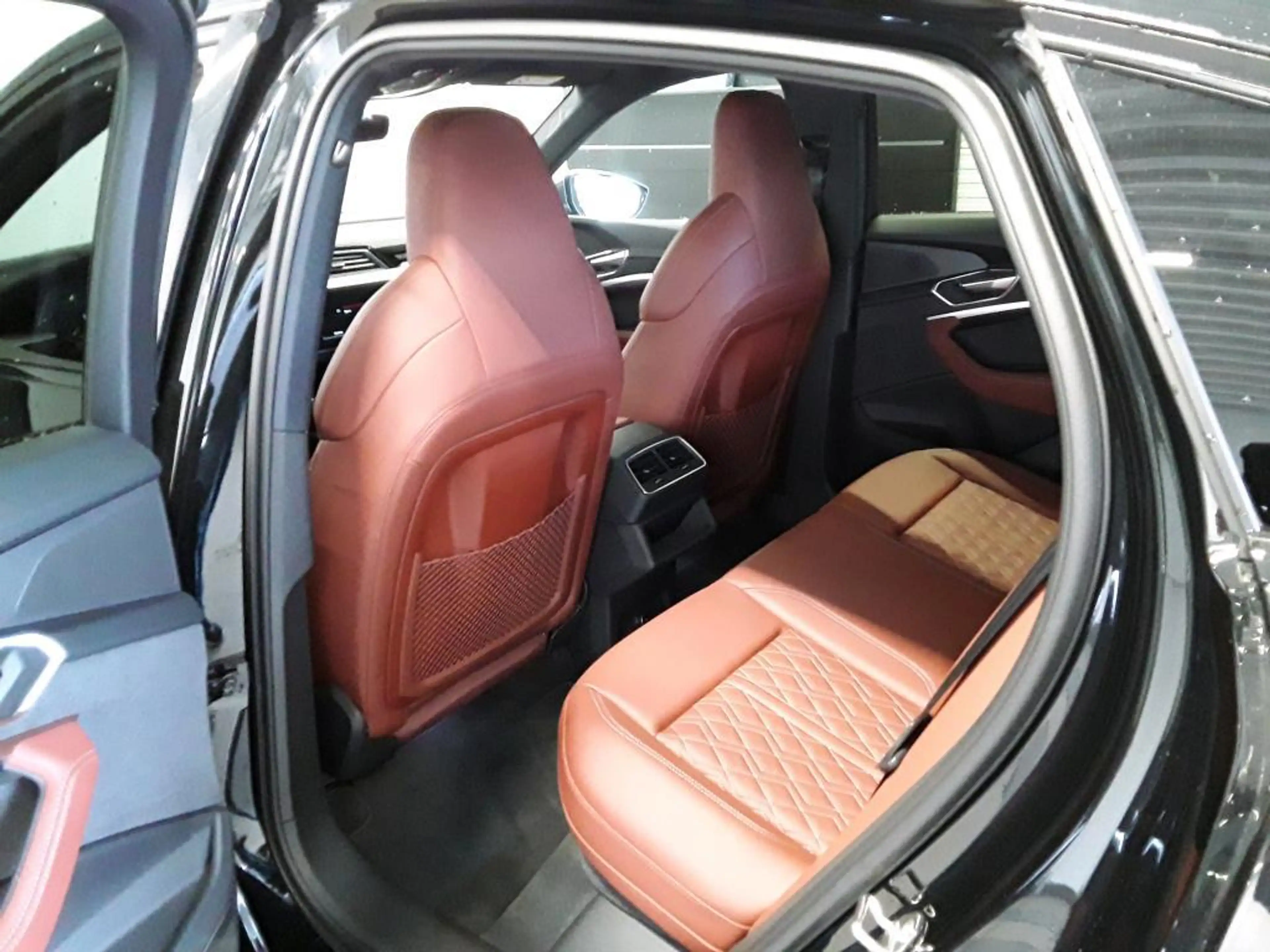 Audi e-tron SPORTBACK S ALL-BLACK/22Z./MATRIX/S-SITZE — photo 11