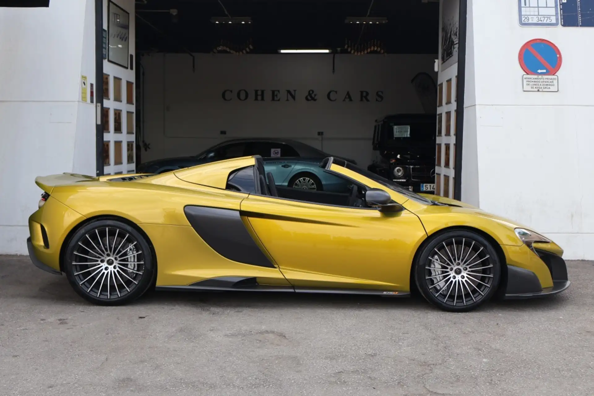 맥라렌 675LT 2016 노랑 사진 8