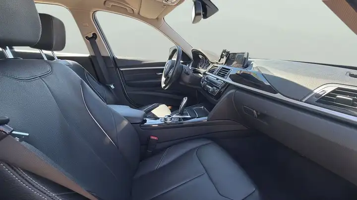 BMW Serie 3 2017, foto 11