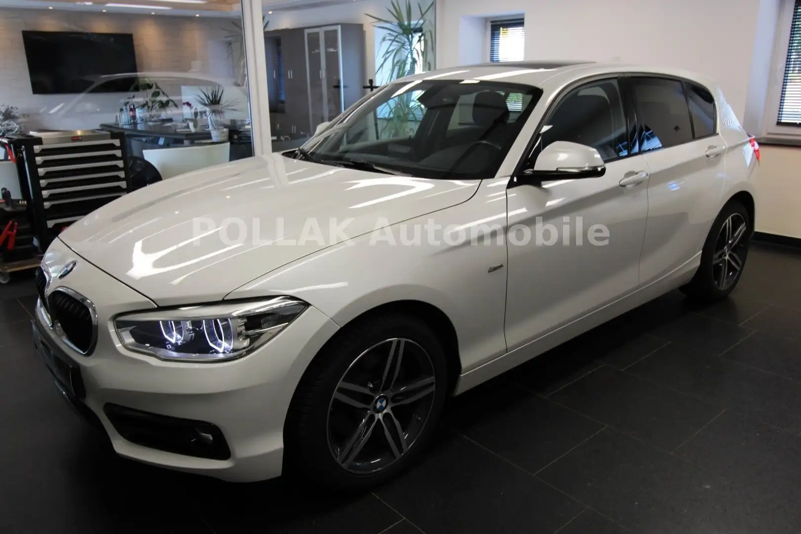 BMW 120 i Sport Line*NAVI*PDC*SHZ*LED*MFL* Weiß - 2