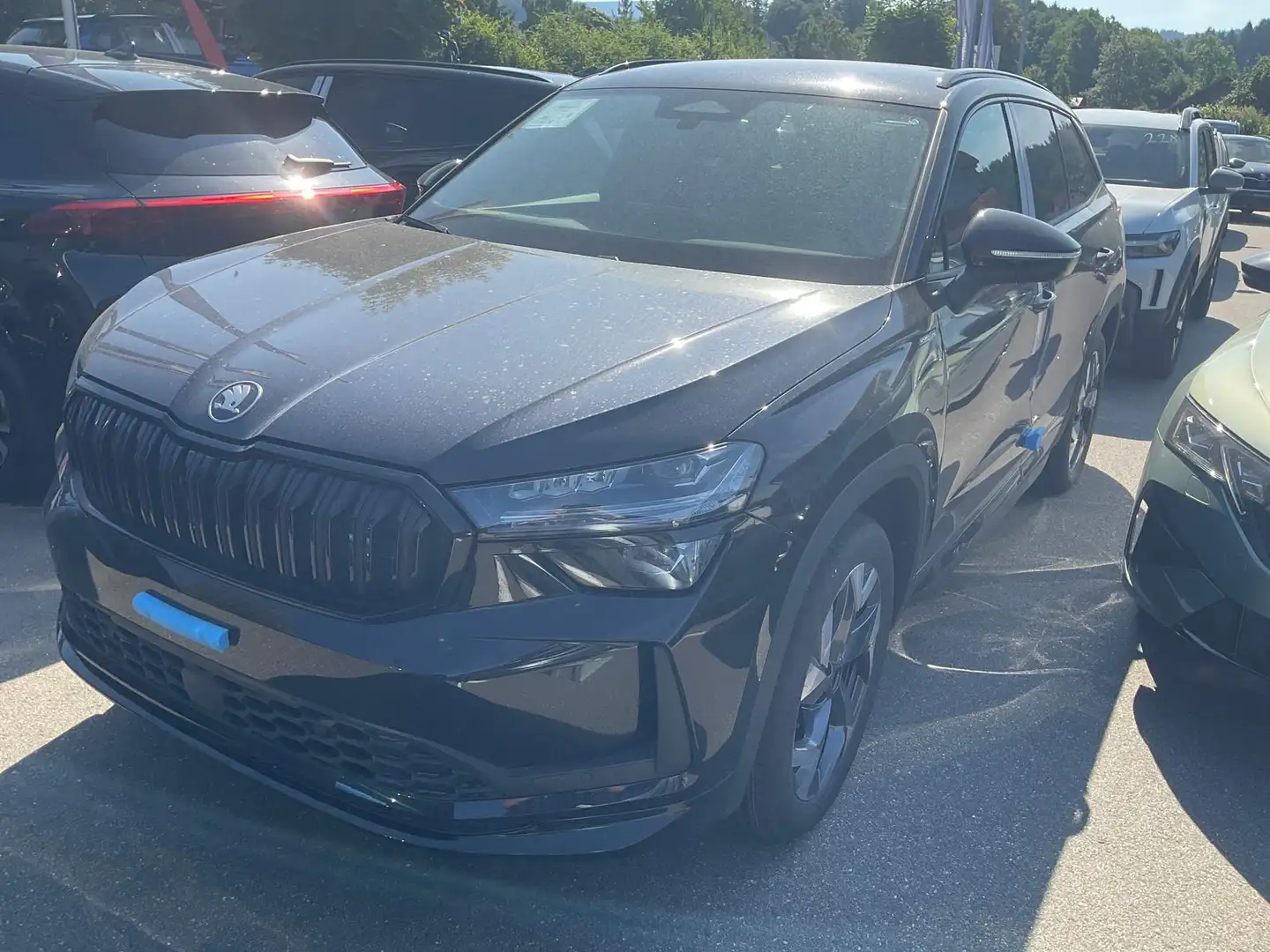 Skoda Kodiaq TDI DSG 4x4 Sportline, 7-Sitzer, AHK, Navi, Matrix Black - 2
