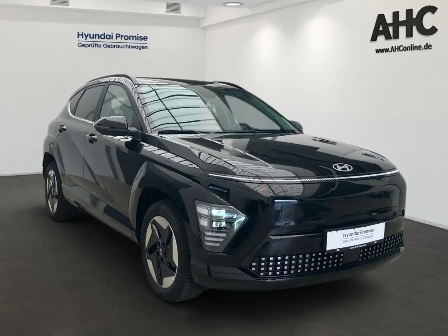 Hyundai KONA Trend Elektro 2WD LM KlimaA Virtual WPumpe Schwarz - 2
