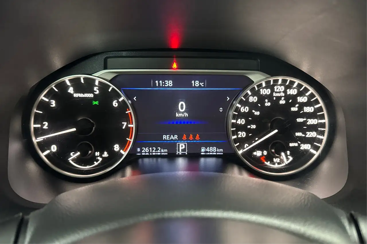Nissan Altima снимка Nissan Altima
