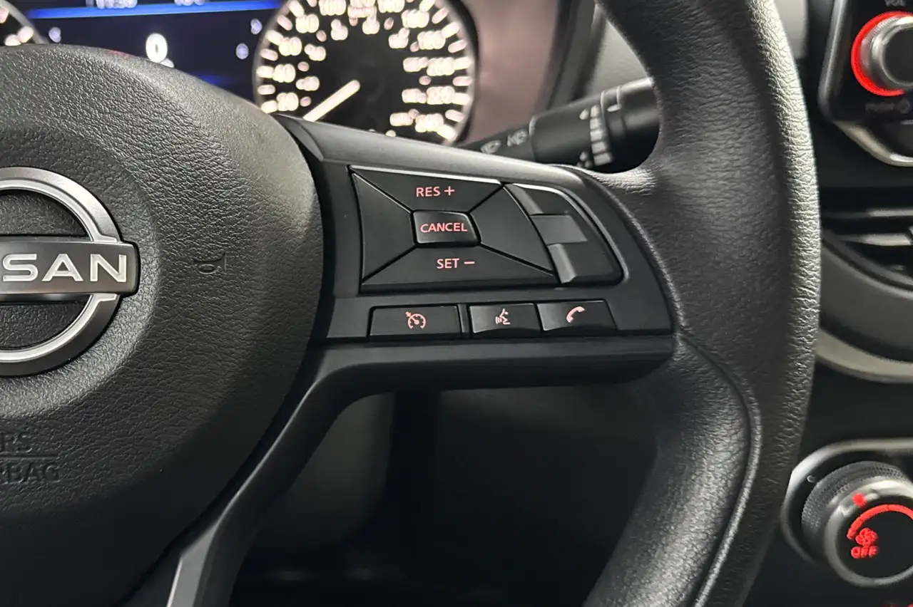 Nissan Altima снимка Nissan Altima