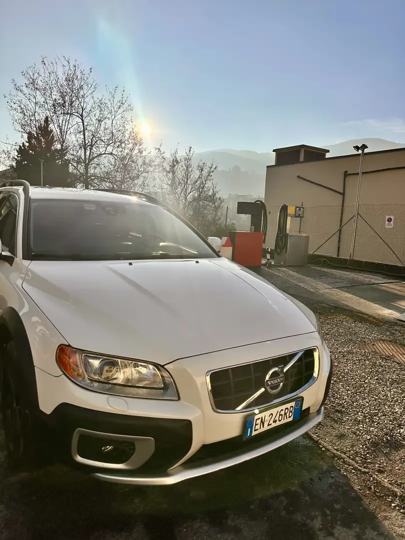Volvo XC70 2.4 d5 ved Momentum awd 215cv geartronic Alb - 2