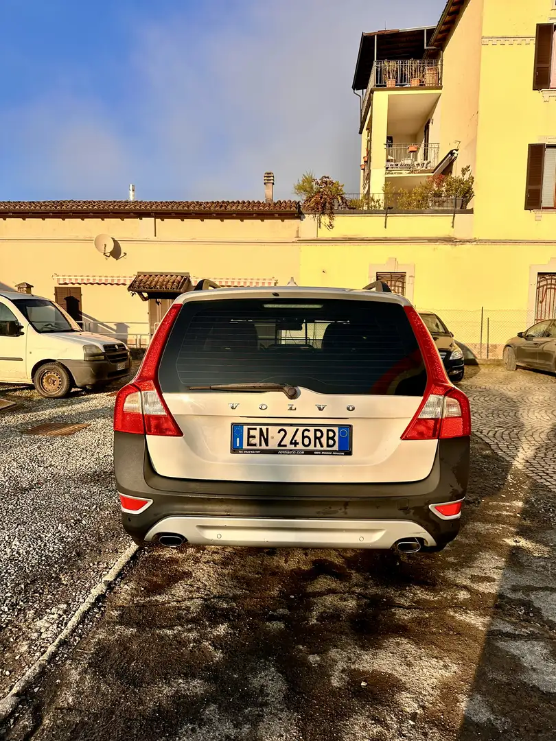 Volvo XC70 2.4 d5 ved Momentum awd 215cv geartronic Alb - 1