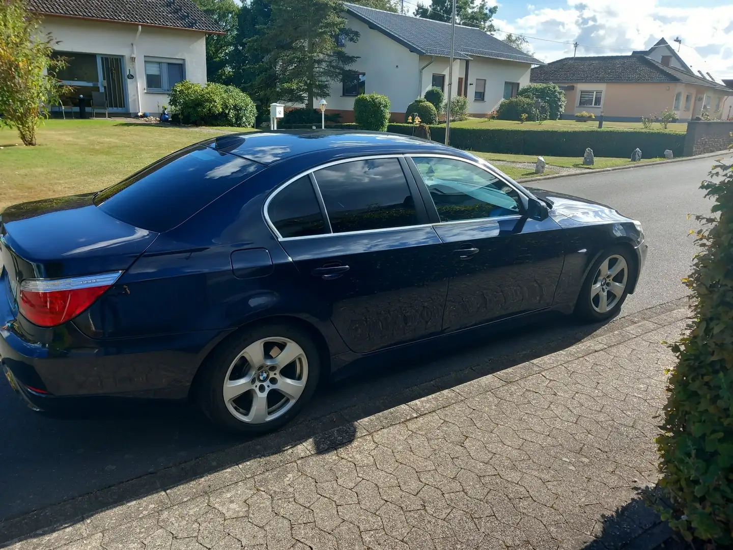 BMW 525 525d Blau - 2
