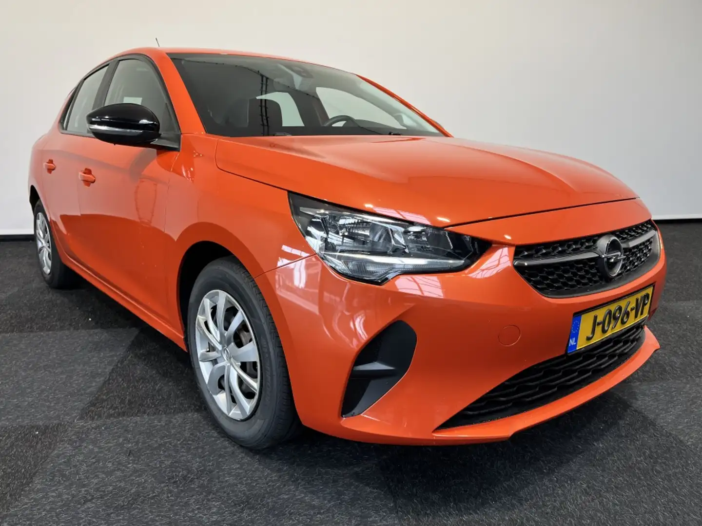 Opel Corsa 1.2 Edition Oranje - 1
