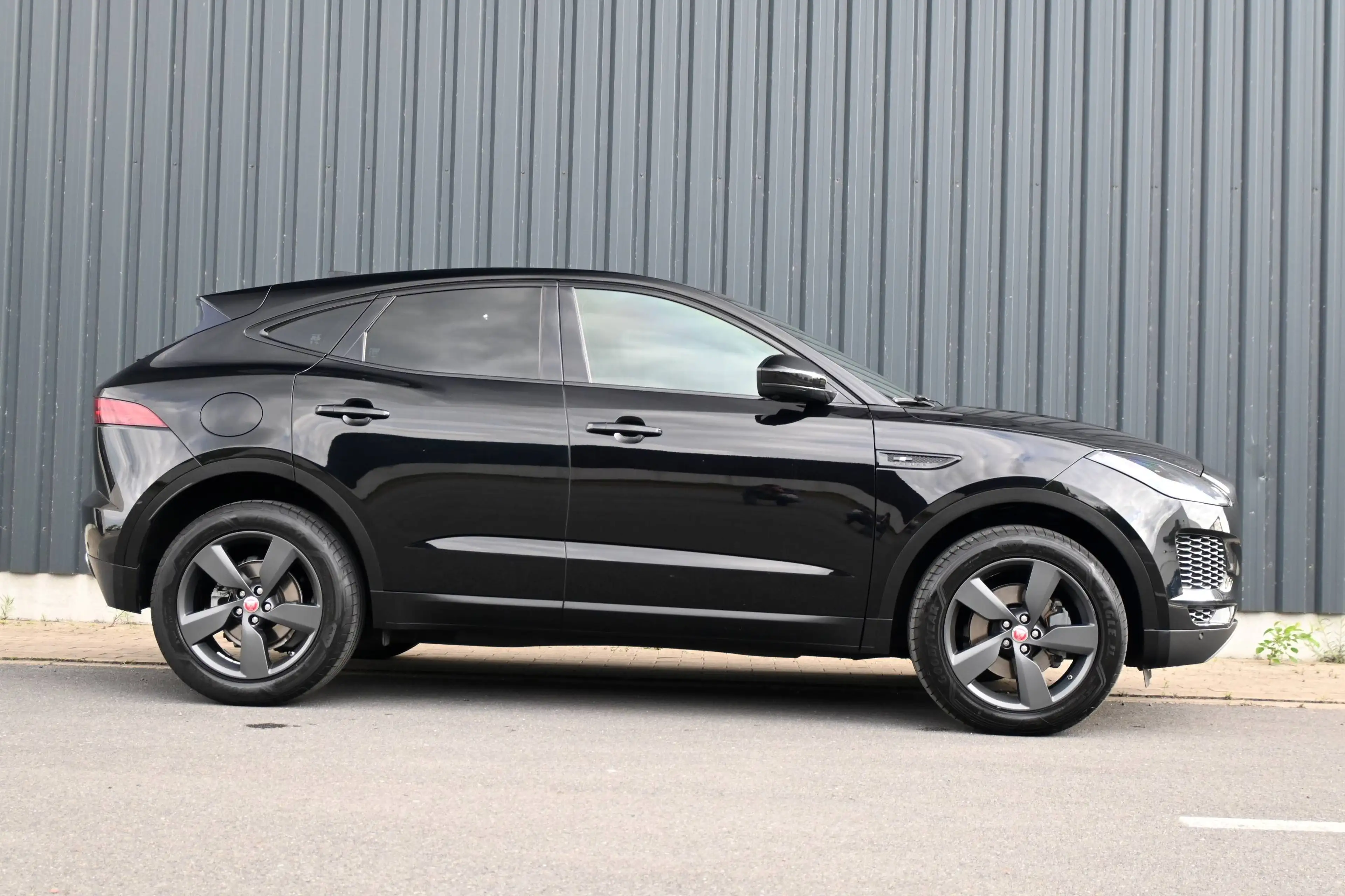 Jaguar E-Pace E-Pace 2.0 D AWD SE (EU6.2) — photo 6