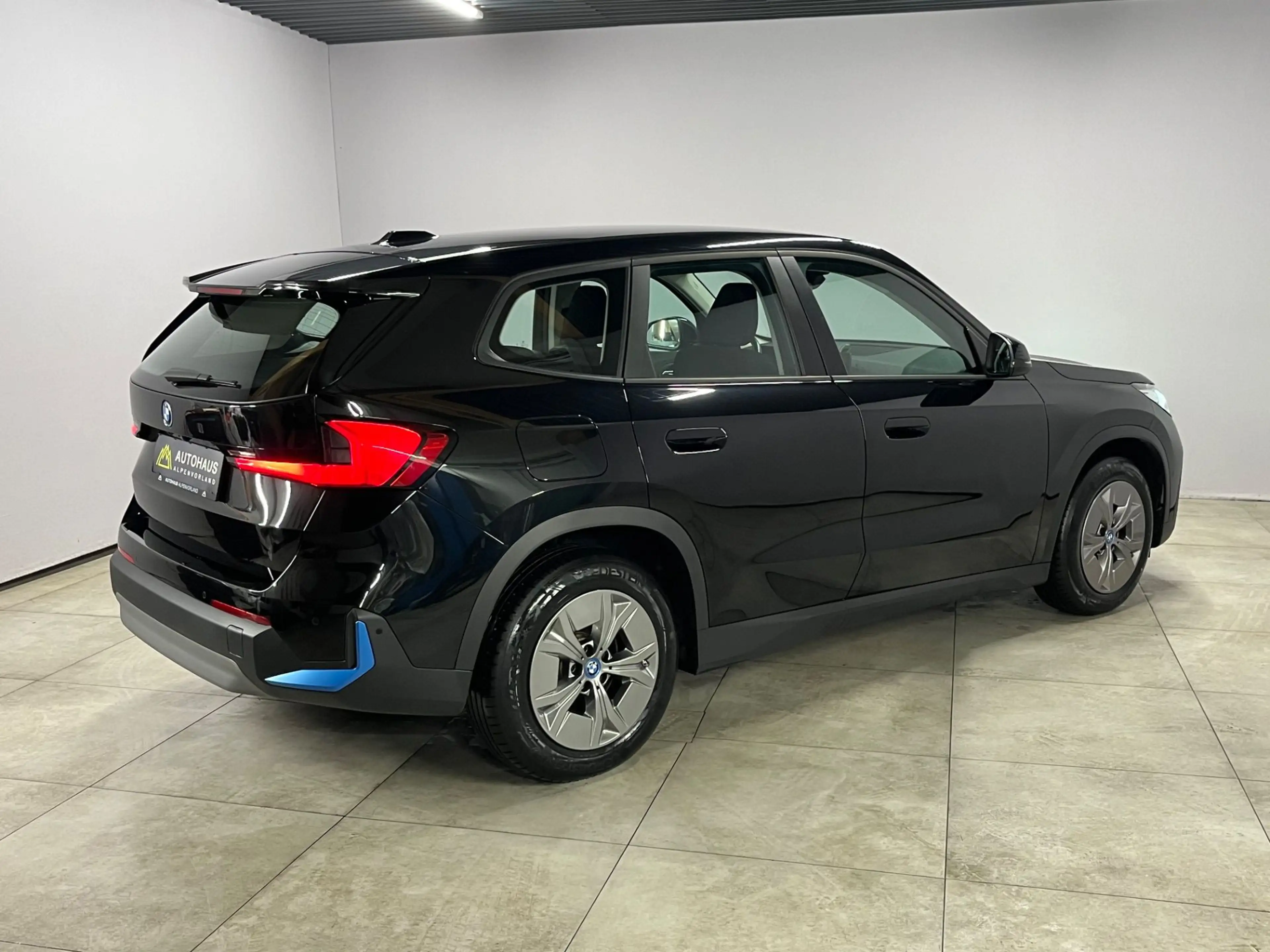 BMW iX1 xDrive30 64,7kWh ***Allrad | LED*** — photo 10