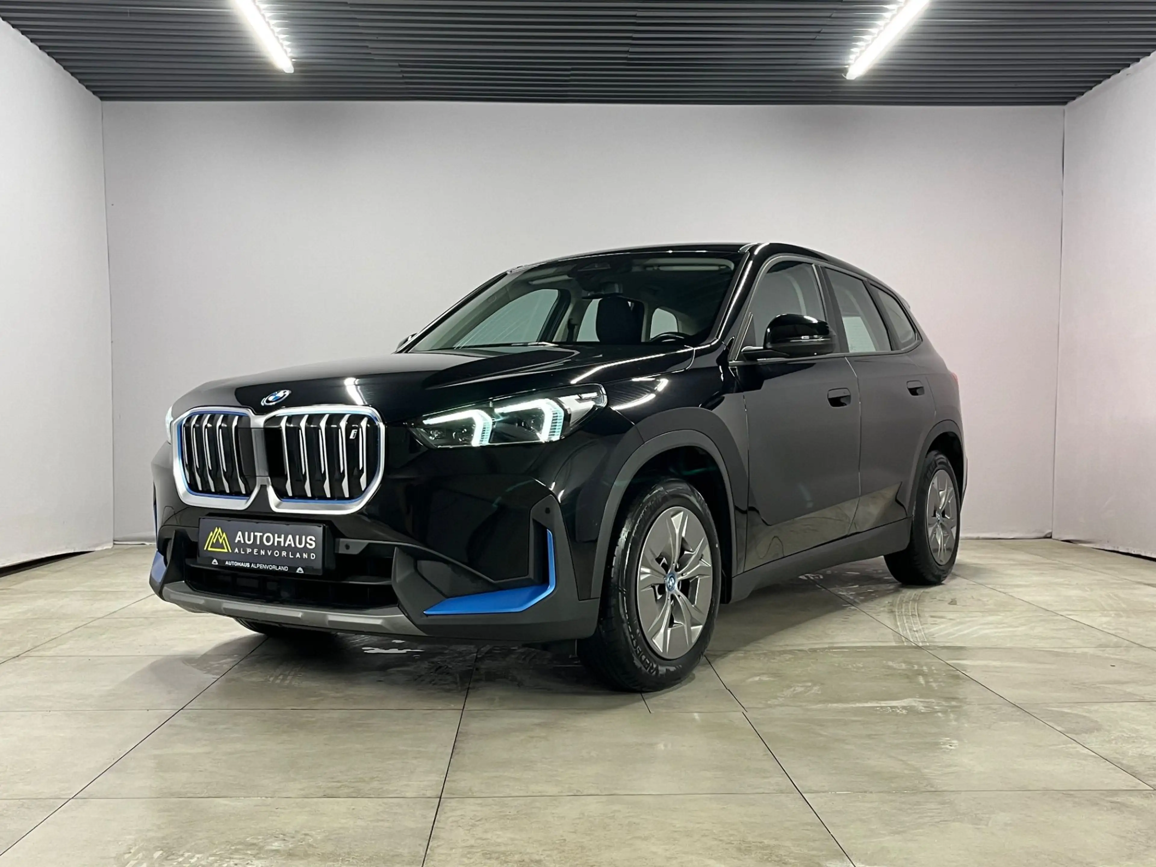 BMW iX1 xDrive30 64,7kWh ***Allrad | LED*** — photo 5