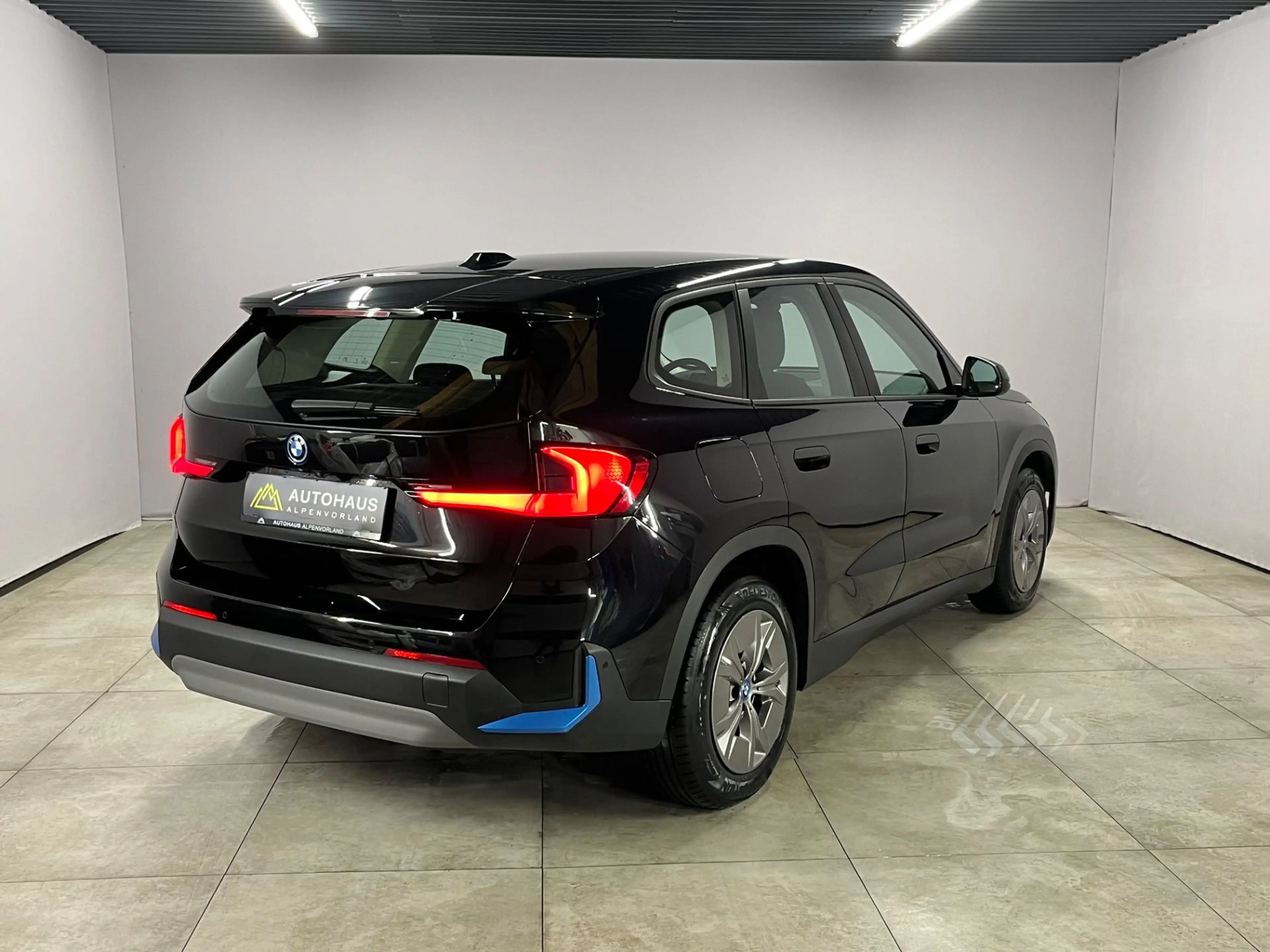 BMW iX1 xDrive30 64,7kWh ***Allrad | LED*** — photo 8