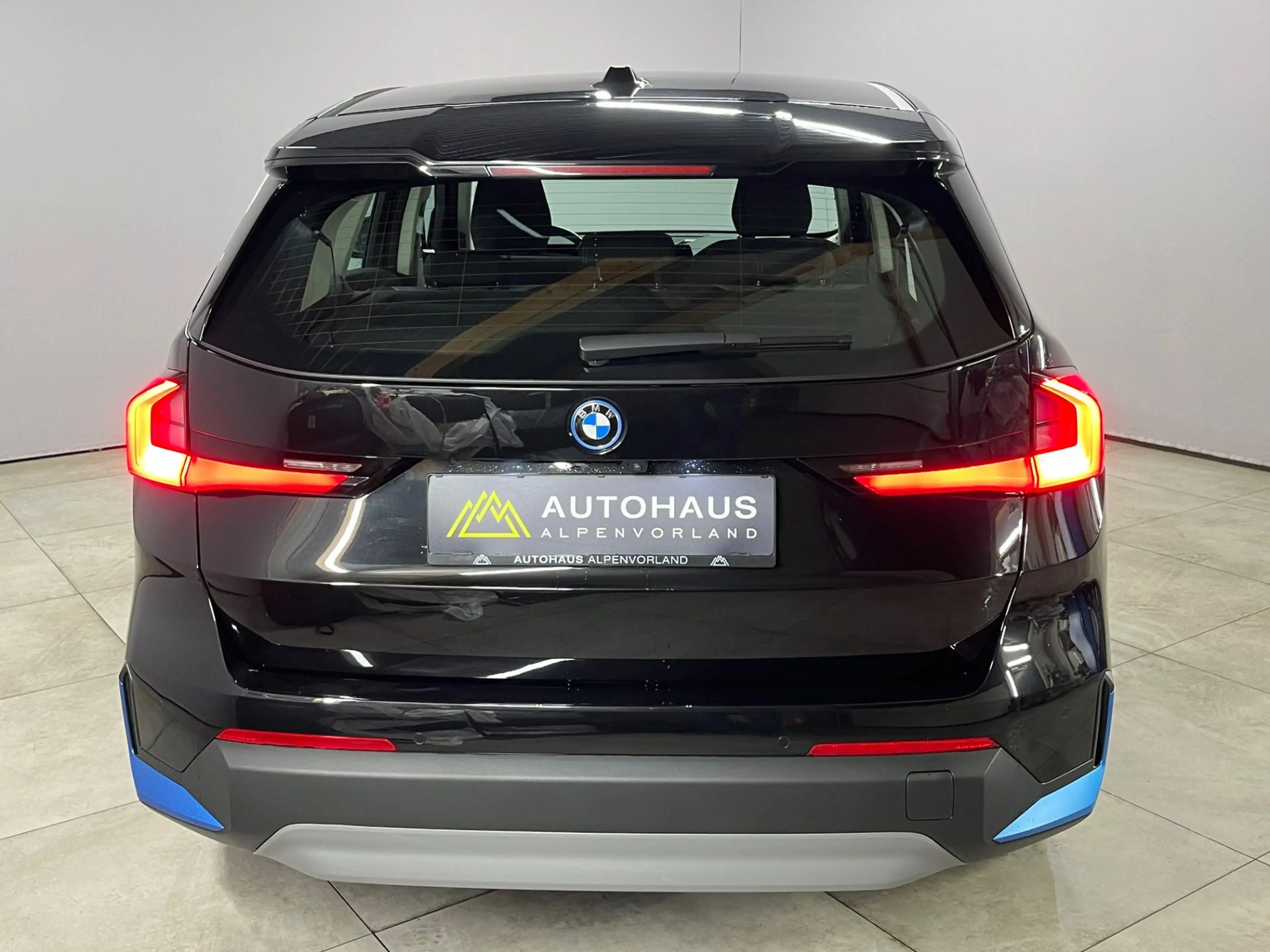 BMW iX1 xDrive30 64,7kWh ***Allrad | LED*** — photo 11