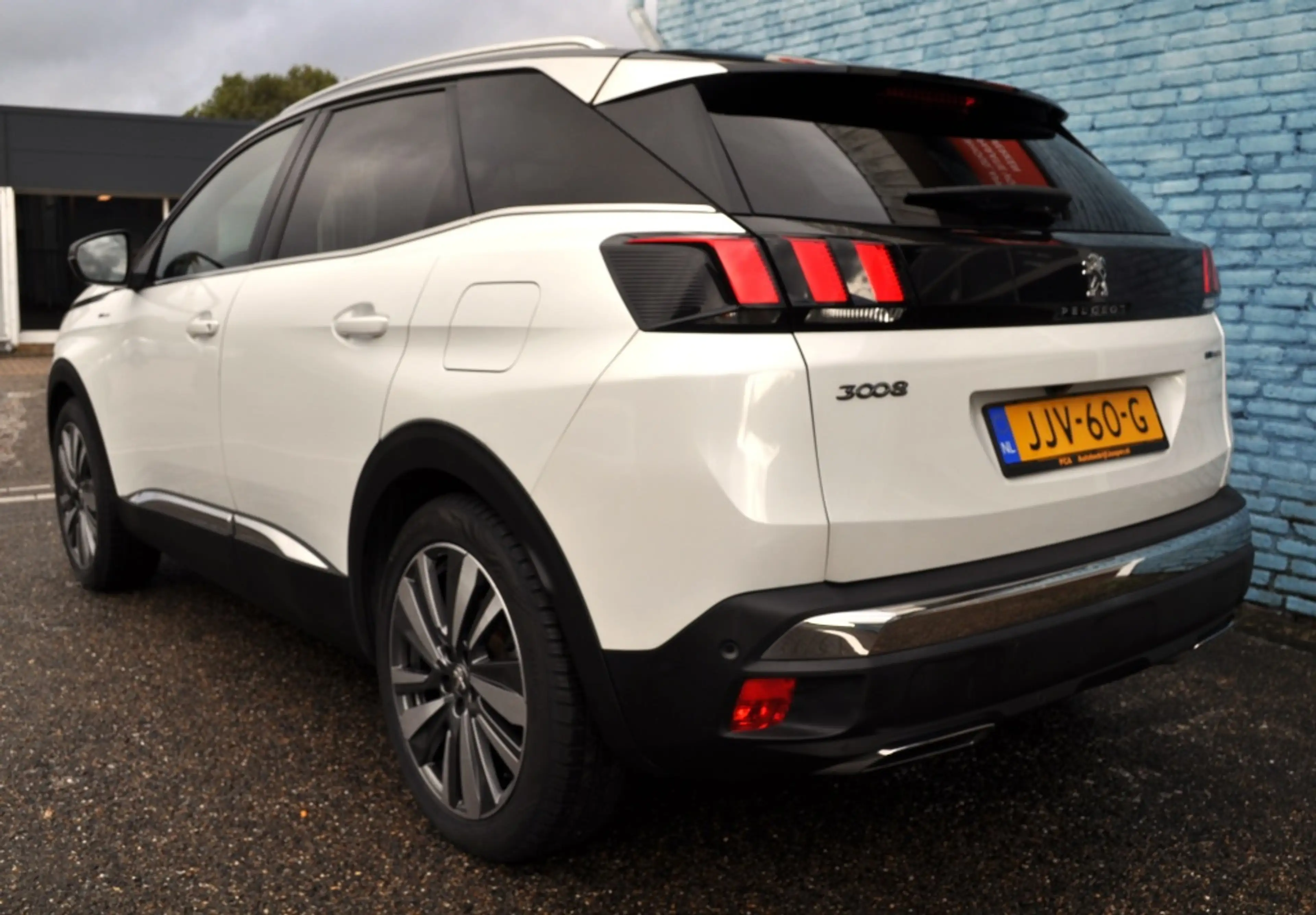 Peugeot 3008 1.6 HYb4 300 GT leer mass el klep — photo 3