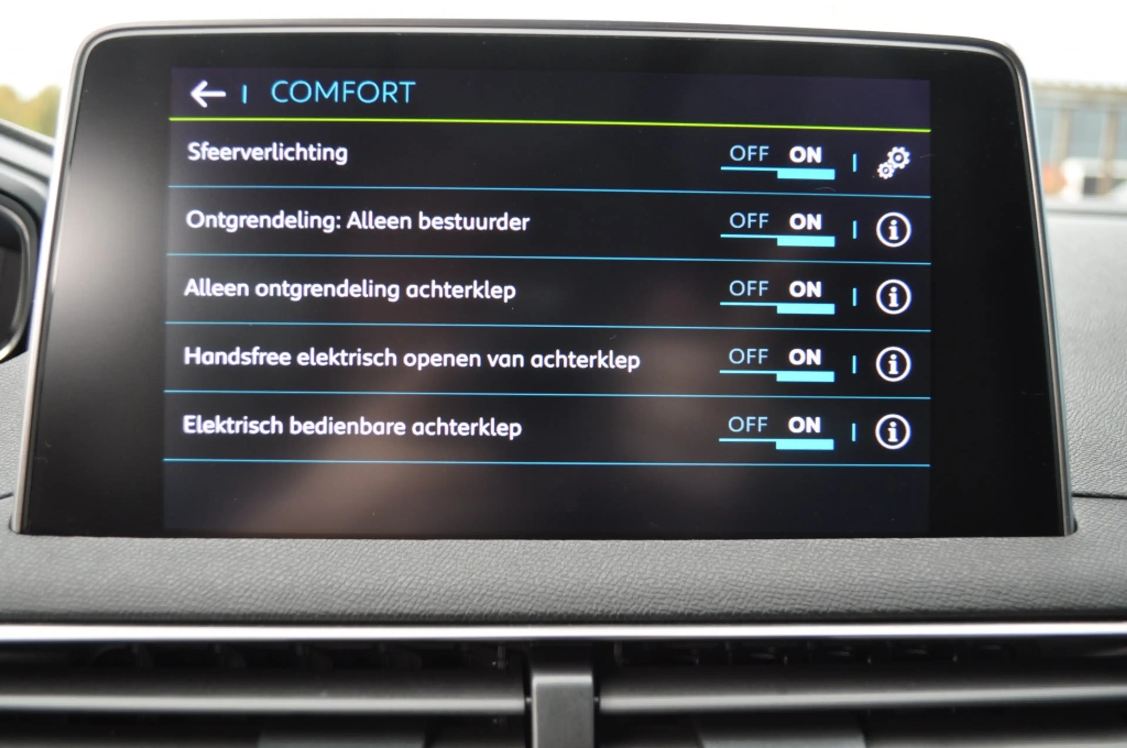 Peugeot 3008 1.6 HYb4 300 GT leer mass el klep — photo 19