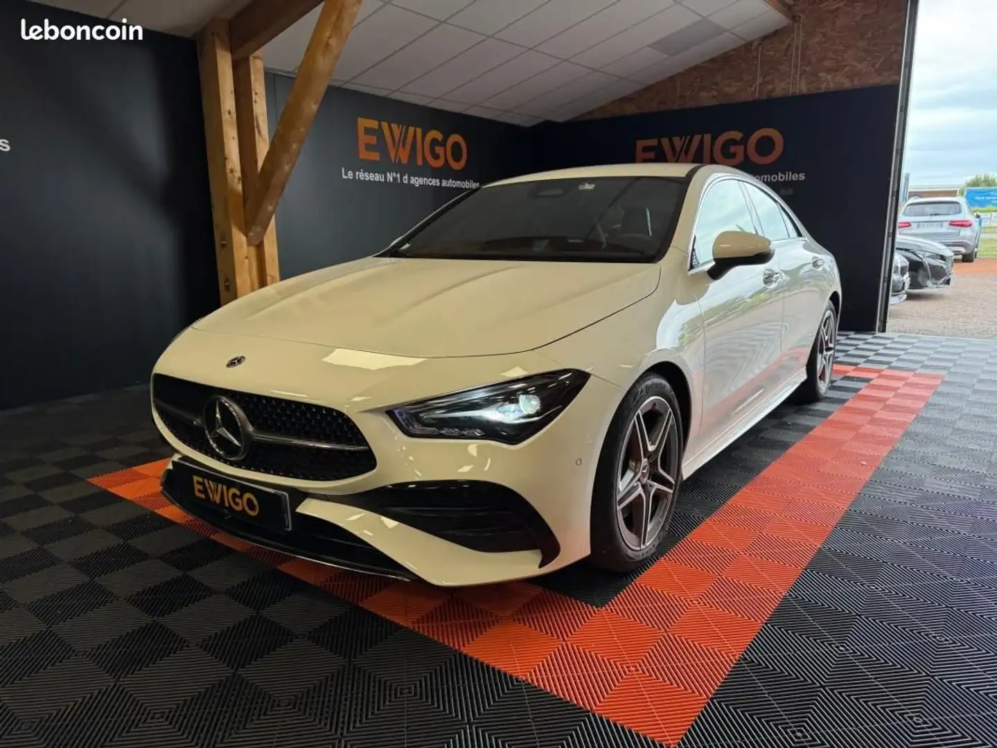 Mercedes-Benz CLA 200 Classe Mercedes COUPE 2.0 200 D 150 AMG LINE 8G-DC Blanc - 1
