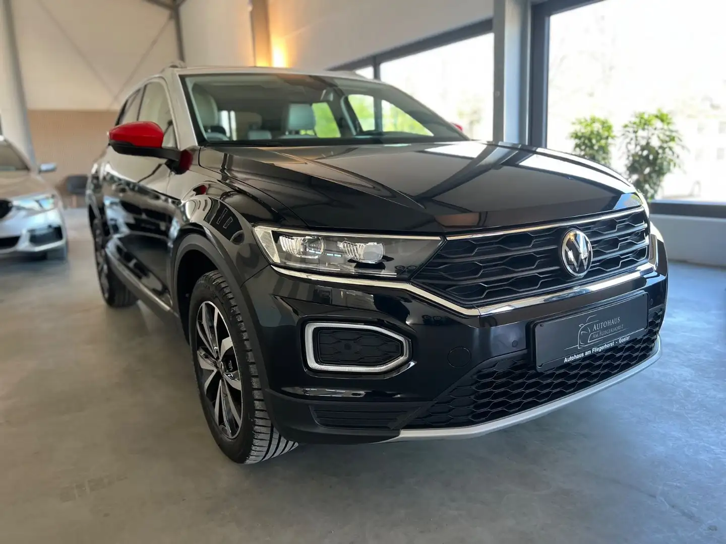 Volkswagen T-Roc 1.5 TSI Style LED/Stand-HZ/Pano/ACC/Kam Noir - 2