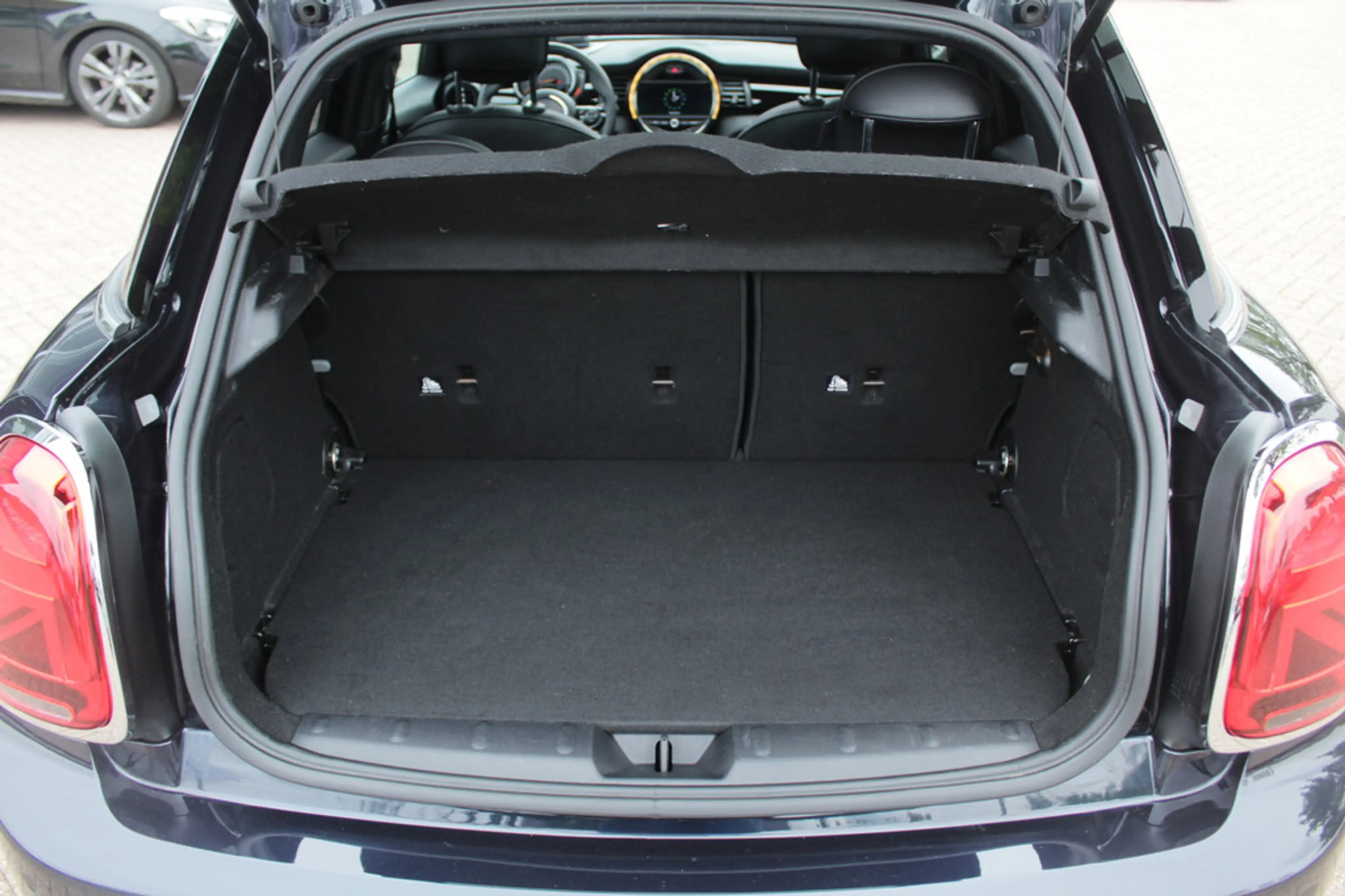 MINI Cooper Mini 1.5 60 Years Edition / Panoramadak / Head-up — photo 14