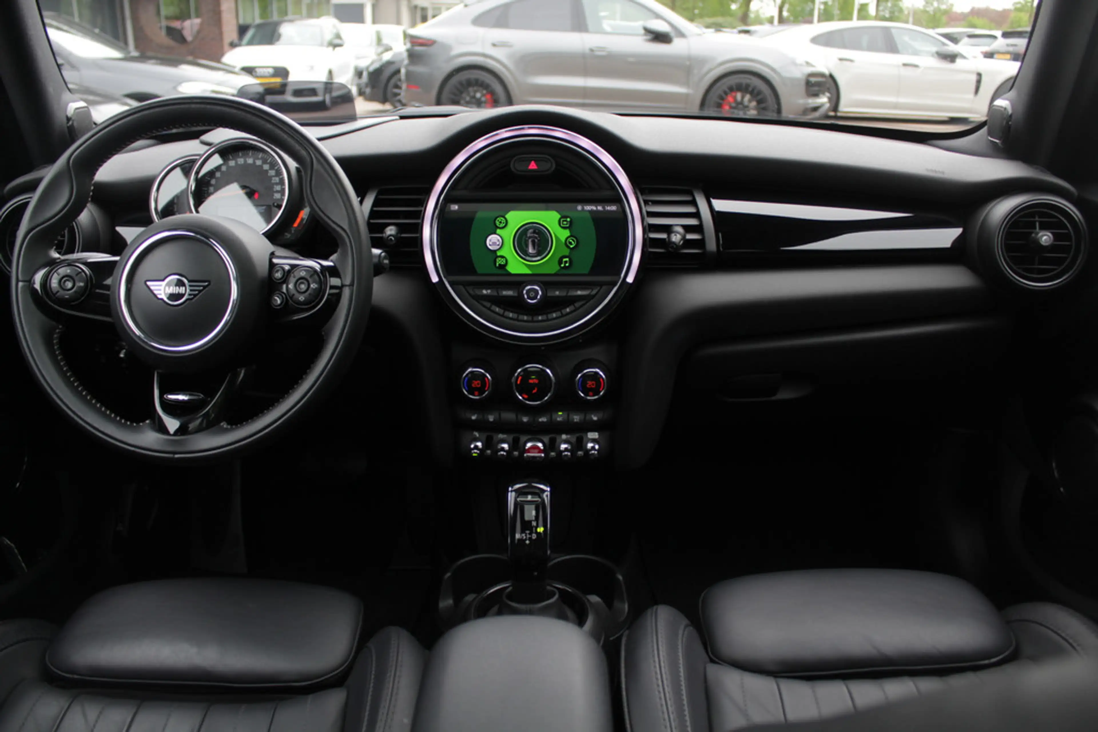 MINI Cooper Mini 1.5 60 Years Edition / Panoramadak / Head-up — photo 2