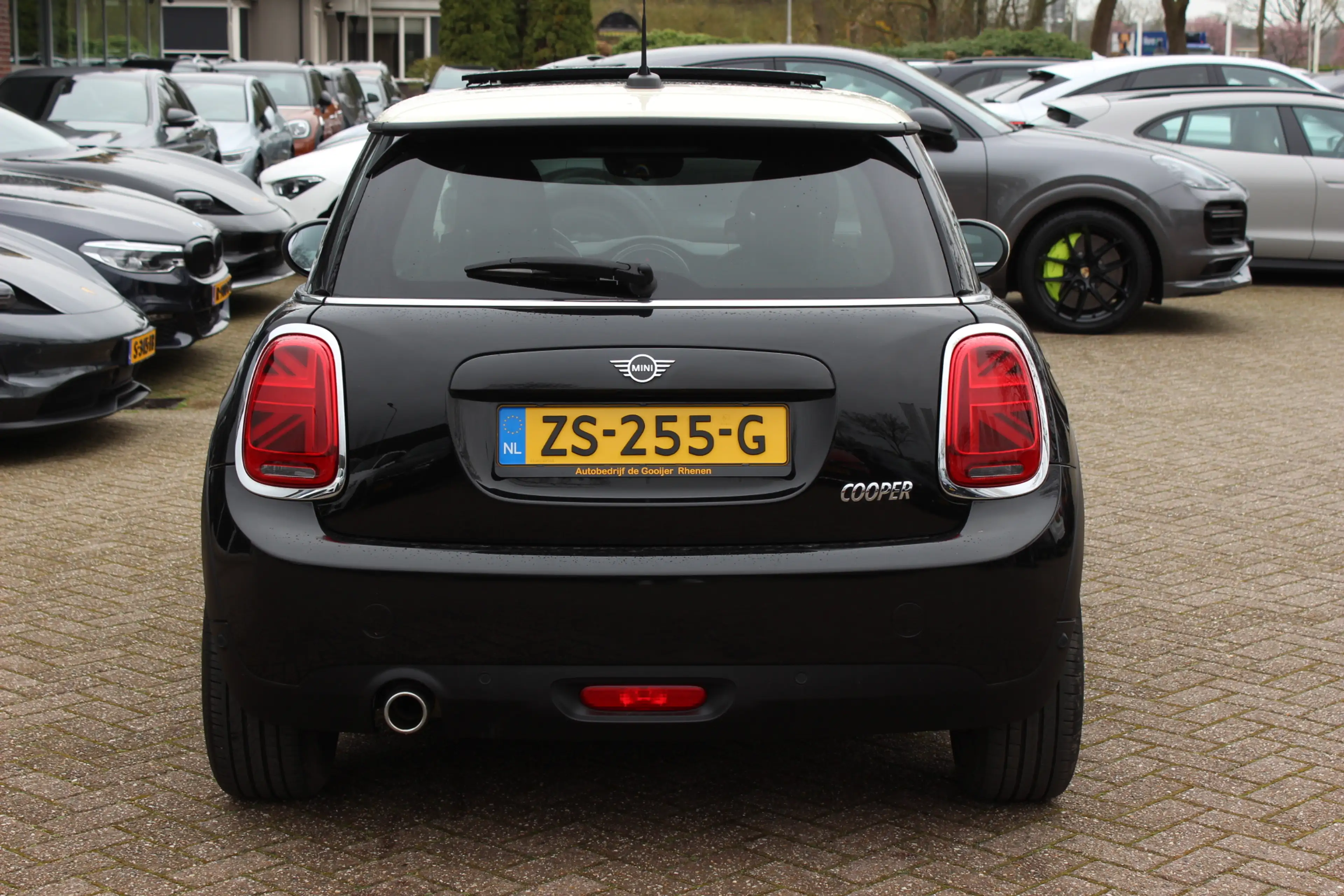 MINI Cooper Mini 1.5 60 Years Edition / Panoramadak / Head-up — photo 13