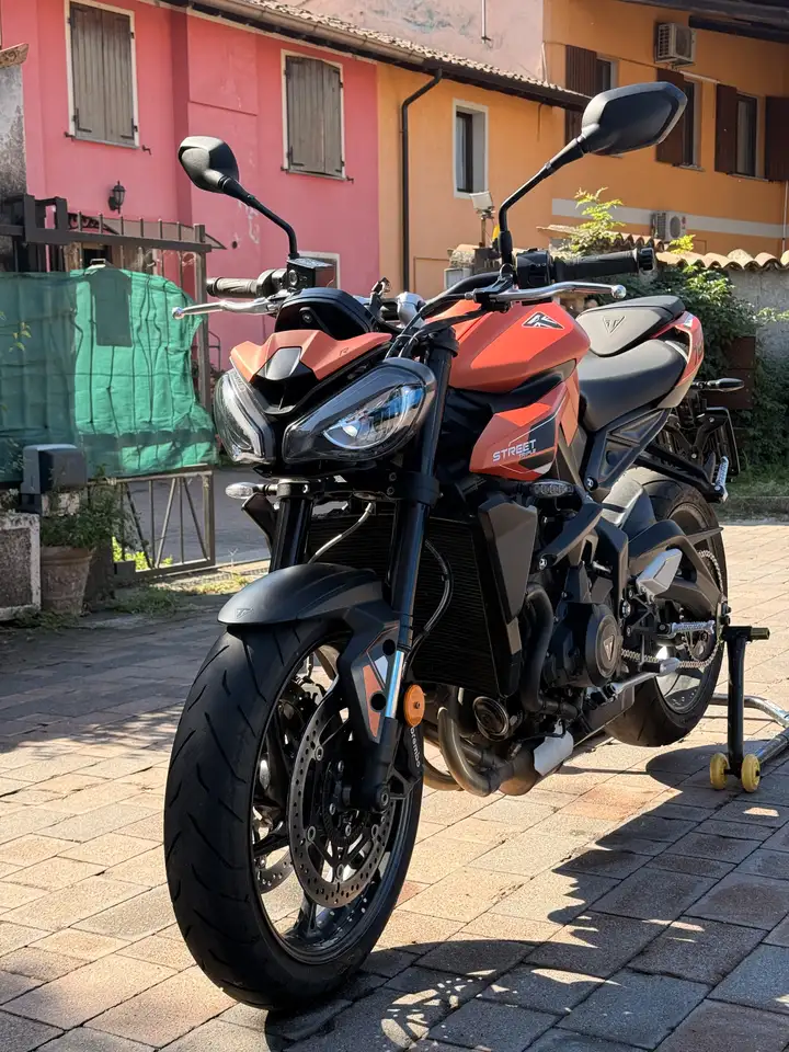 Triumph Street Triple R