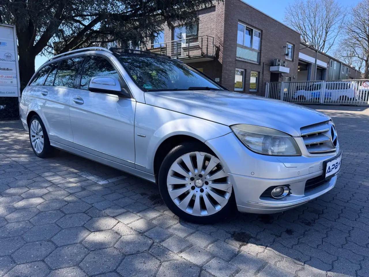 Mercedes-Benz C 320