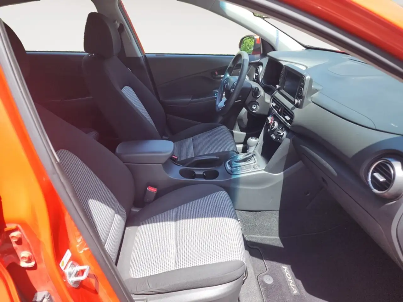 Hyundai KONA снимка Hyundai KONA