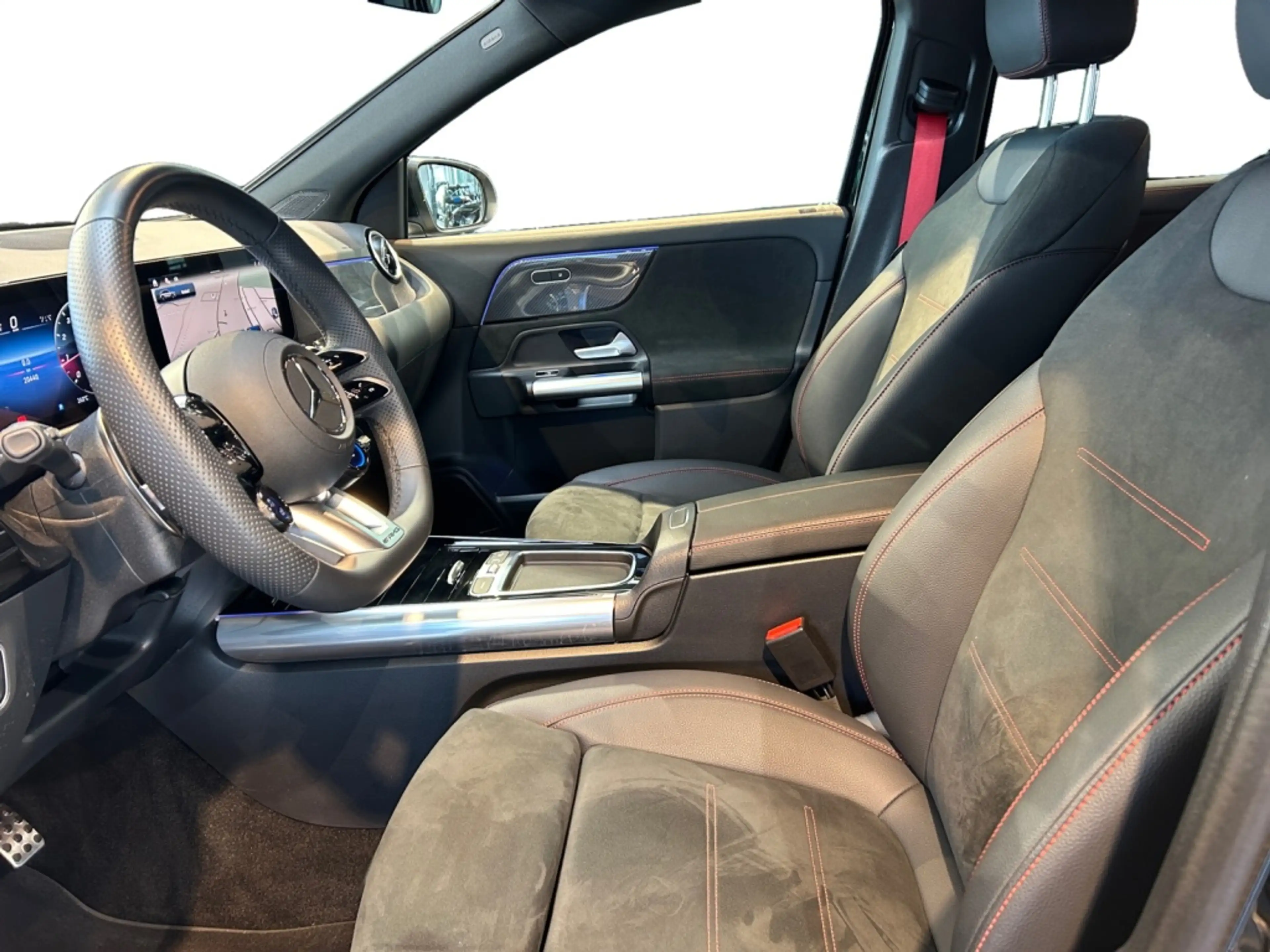 Mercedes-Benz GLA 35 AMG GLA 35 4matic AMG AMG+MBUX+MBeam+Wide+Cam+LED — photo 9
